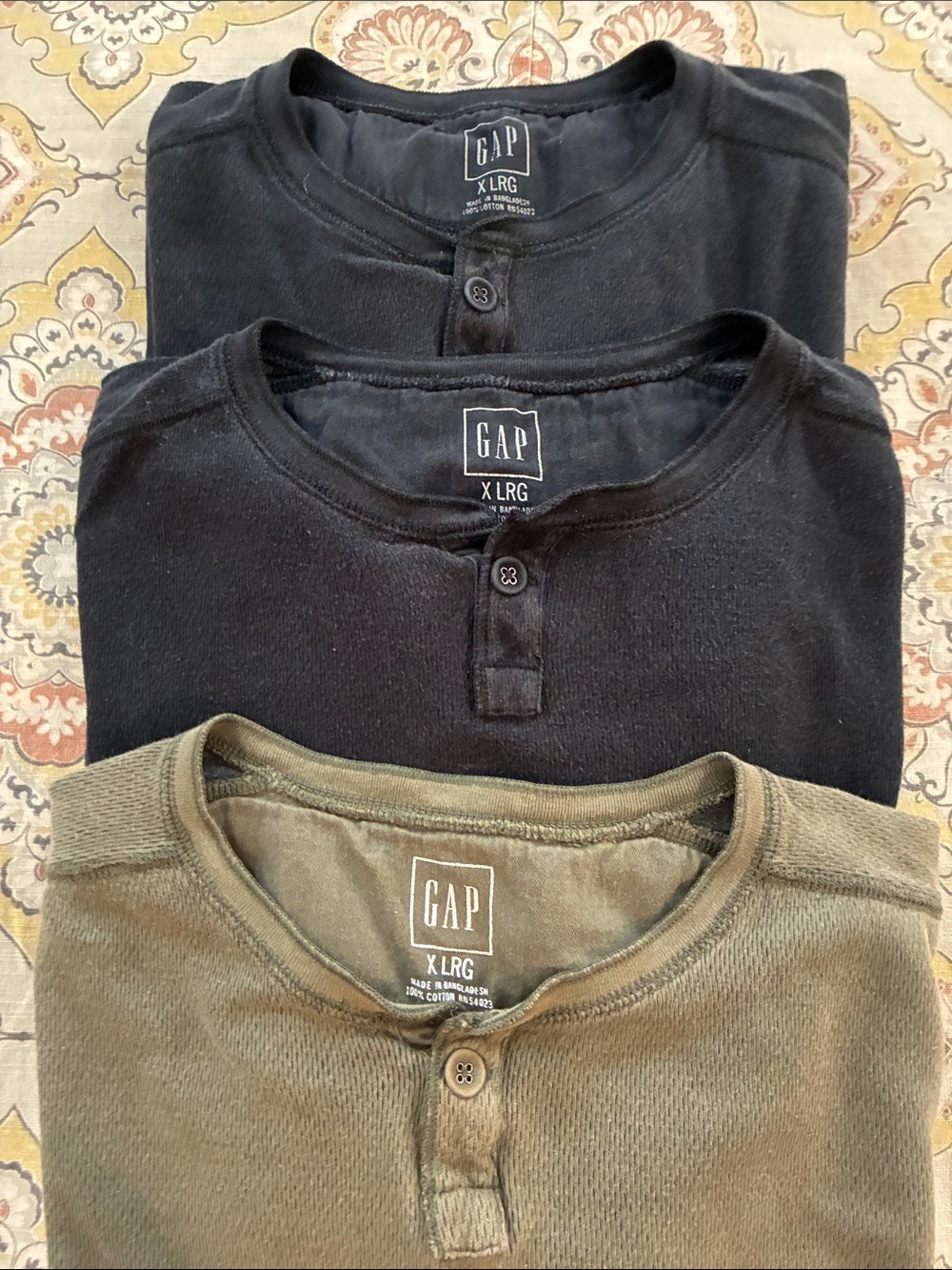 GAP Men's Henley Long Sleeve Black & Olive
